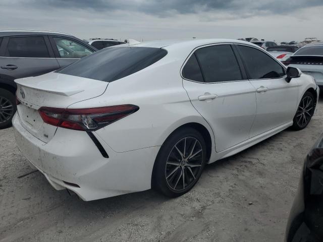 4T1G11AK1MU409362 Toyota Camry SE 3