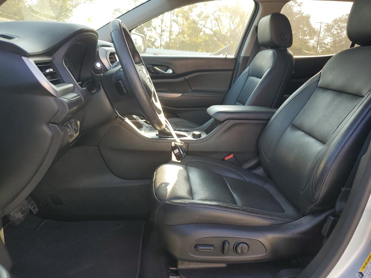 2017 GMC Acadia - Image 7