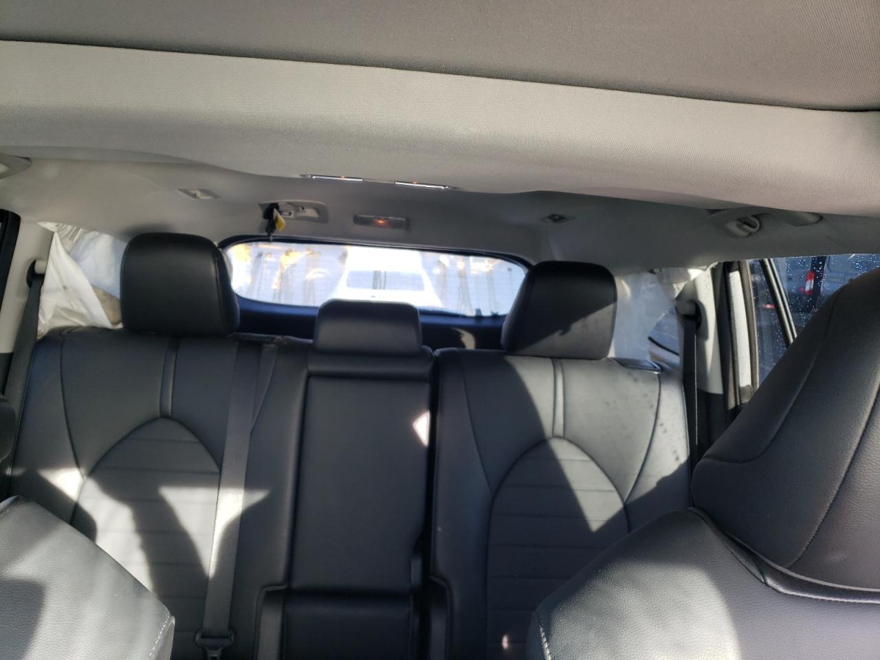 2021 Toyota Highlander - Image 10