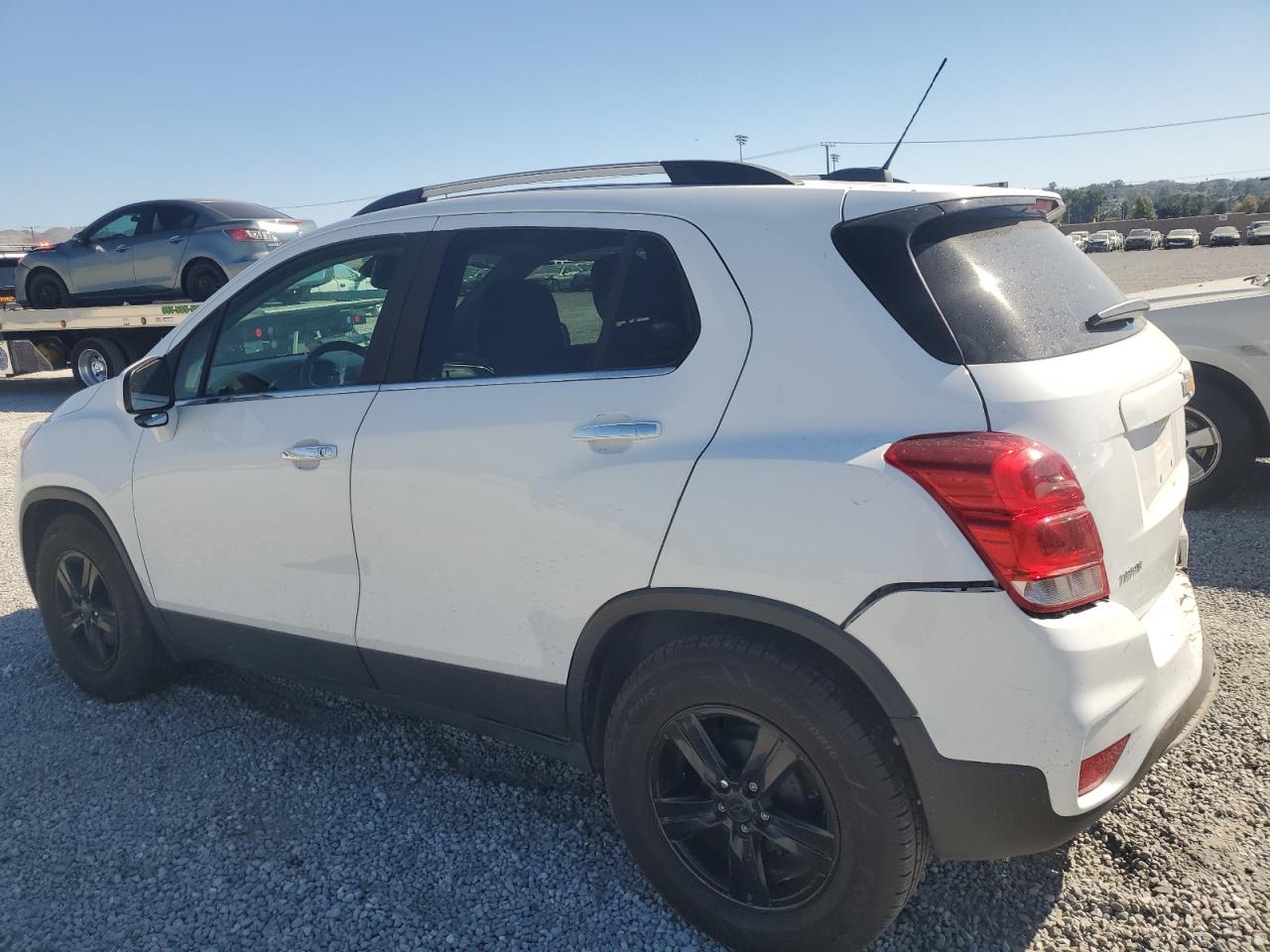 KL7CJLSB3KB936368 2019 CHEVROLET TRAX - Image 2