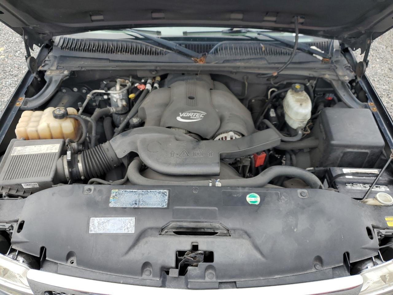 2004 GMC Yukon - Image 12