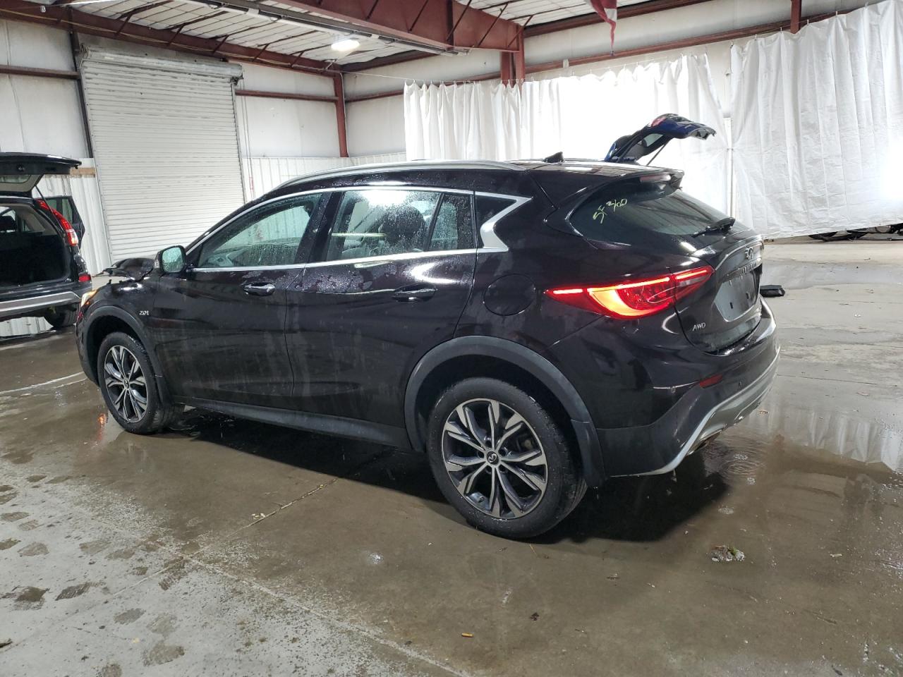 2017 Infiniti QX30 - Image 2
