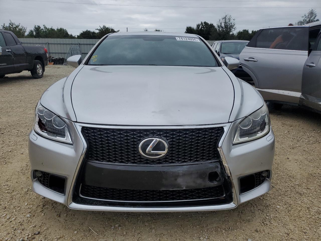 2014 Lexus LS - Image 5