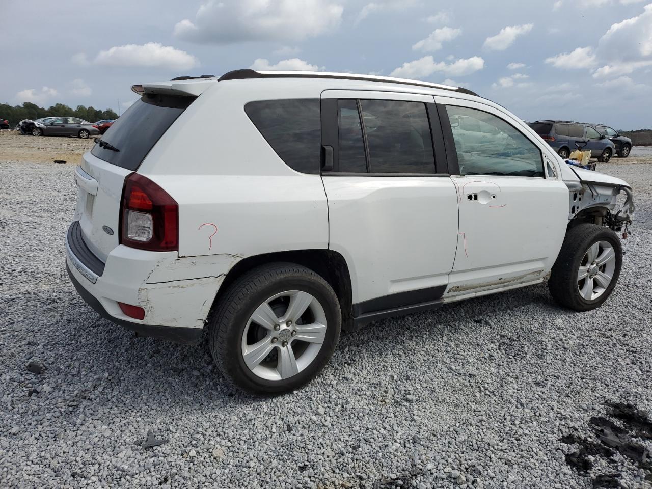 VIN 1C4NJCEA1FD264304 2015 JEEP COMPASS no.3