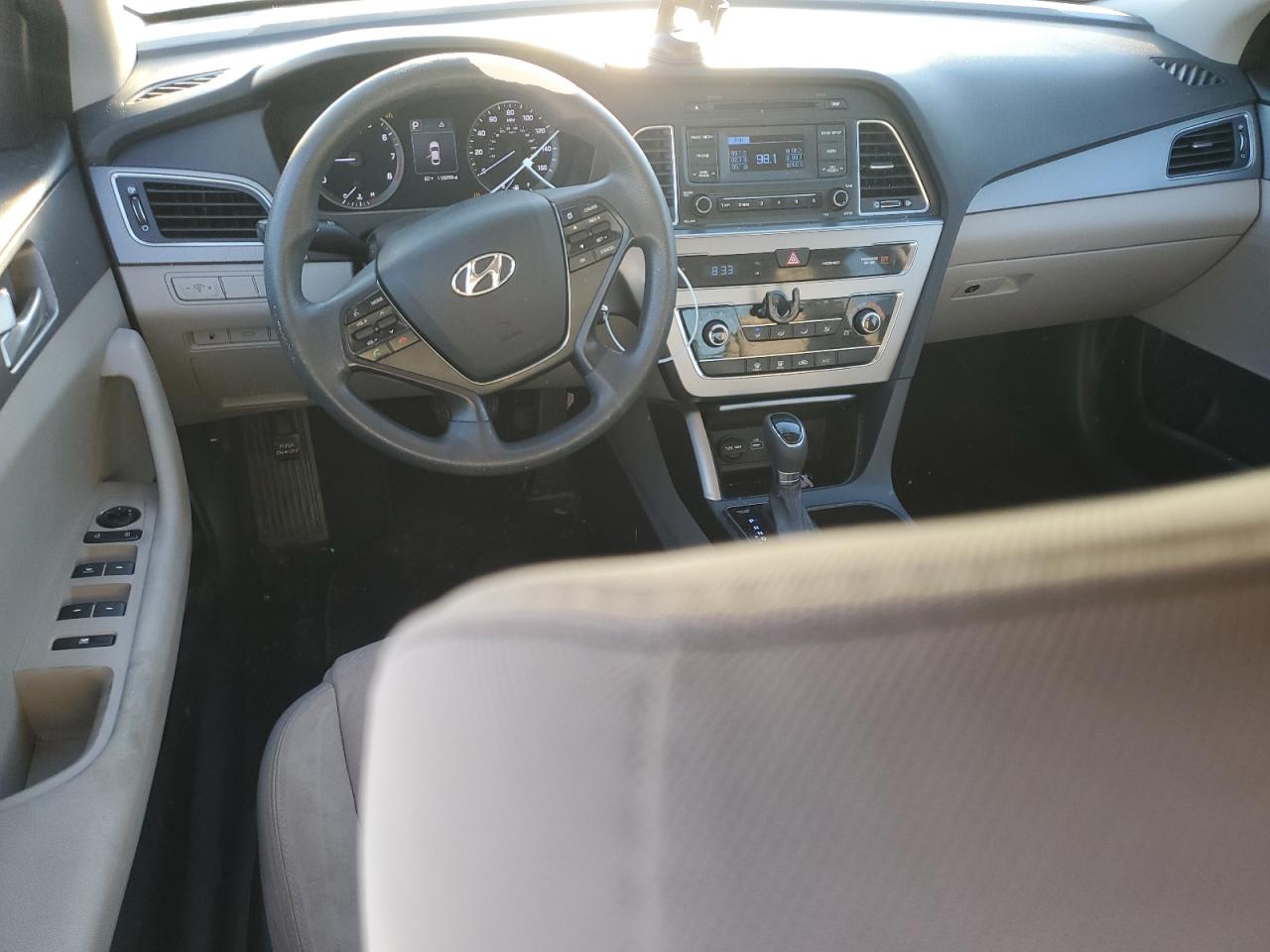 2015 Hyundai Sonata - Image 8