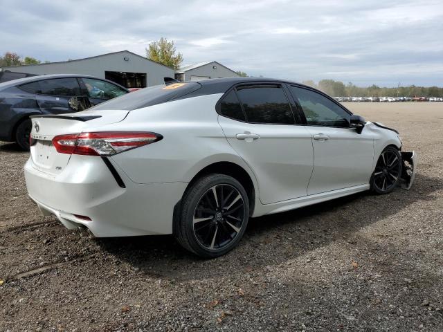  TOYOTA CAMRY 2020 Білий