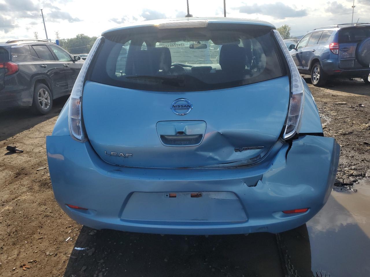 1N4AZ0CP8FC311899 2015 Nissan Leaf S