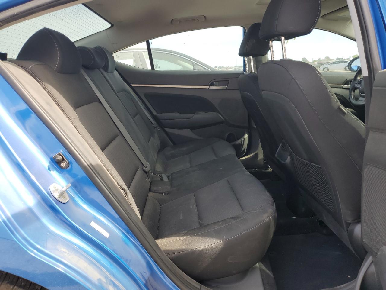 2017 Hyundai Elantra - Image 10