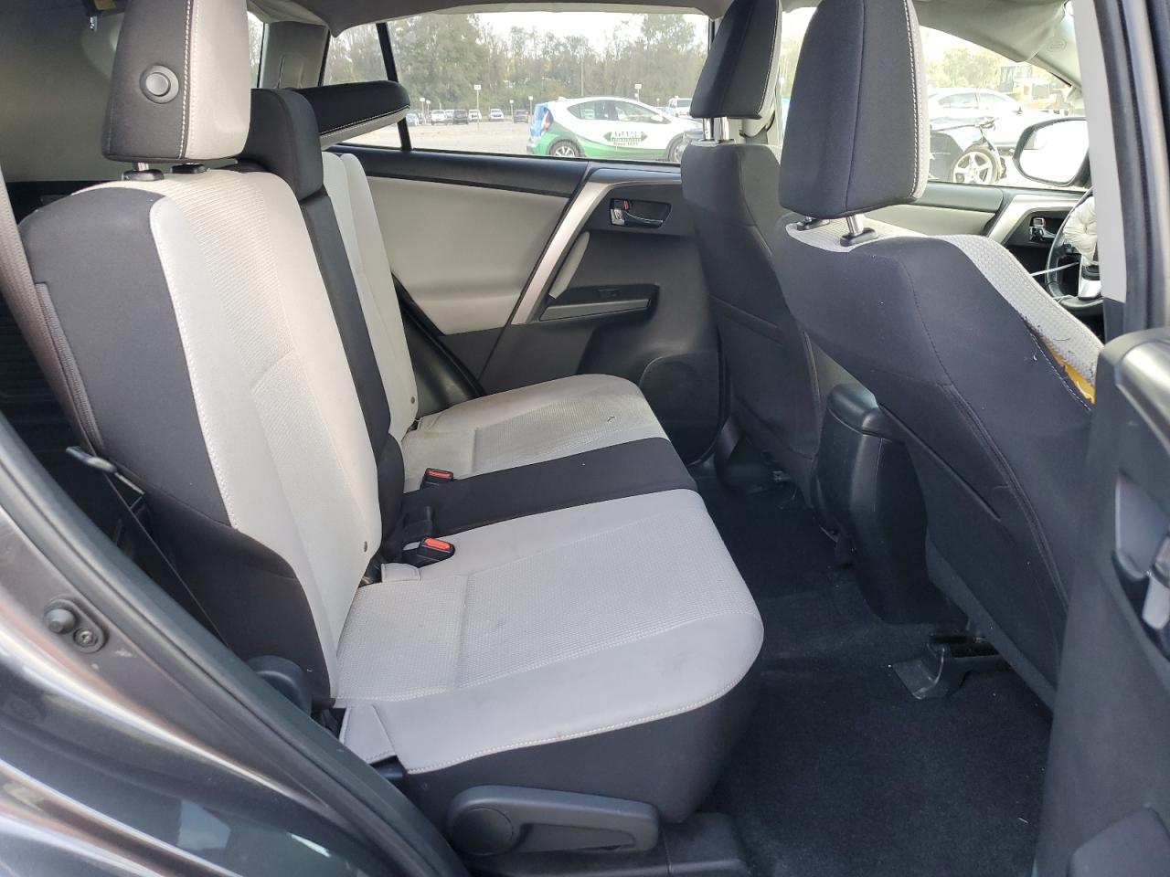 2017 Toyota RAV 4 - Image 10