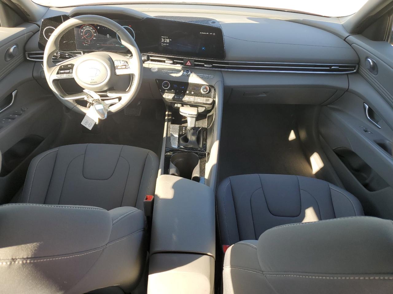 2024 Hyundai Elantra - Image 8