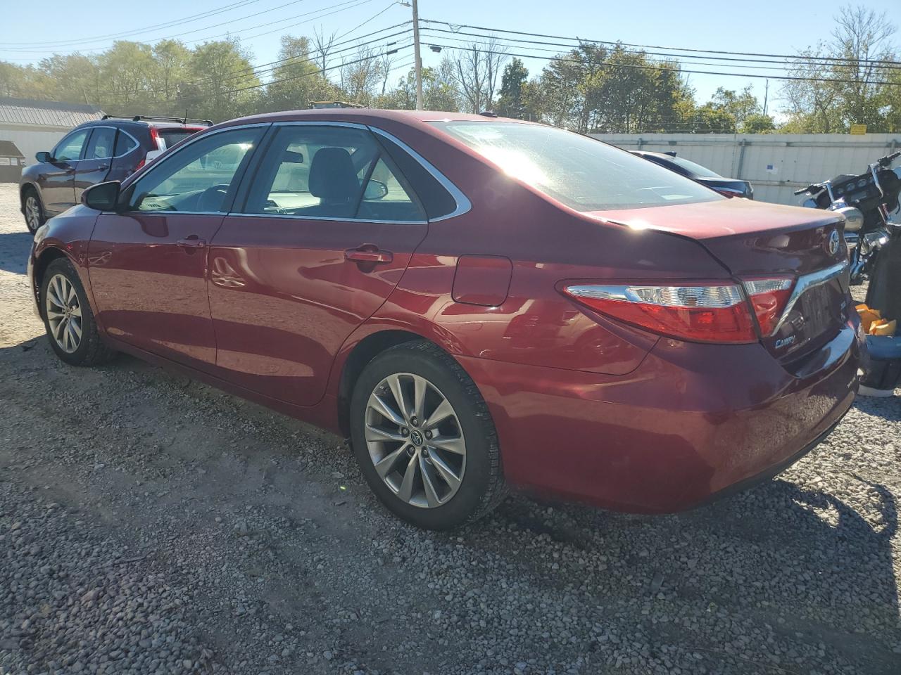 4T1BF1FK1FU947311 2015 TOYOTA CAMRY - Image 2