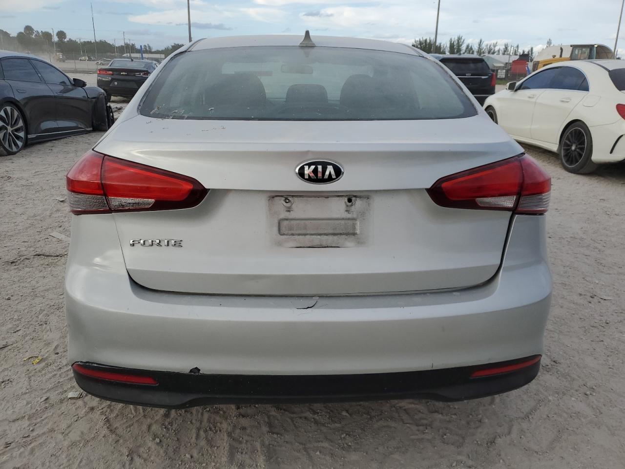 2017 Kia Forte Lx VIN: 3KPFK4A79HE099766 Lot: 76447524