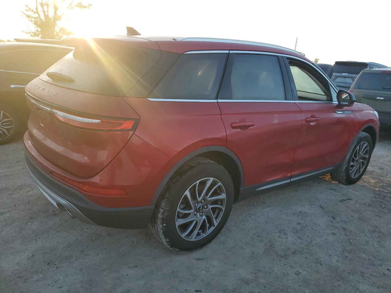 2022 Lincoln Corsair - Image 3
