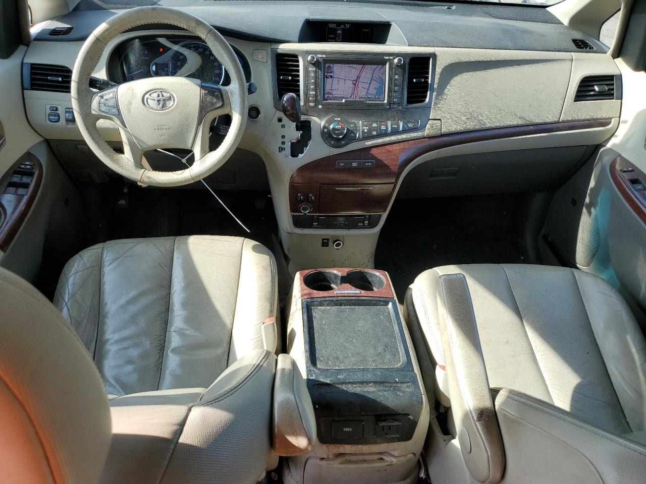 2011 Toyota Sienna - Image 8