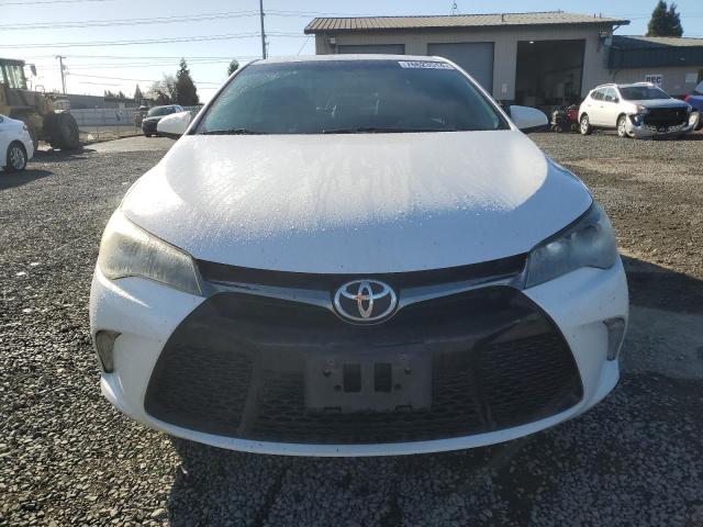  TOYOTA CAMRY 2016 Biały