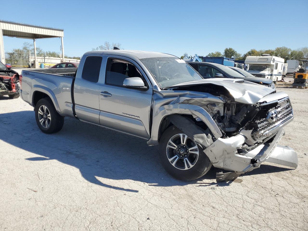 VIN 5TFRZ5CN2GX015926 2016 TOYOTA TACOMA no.4