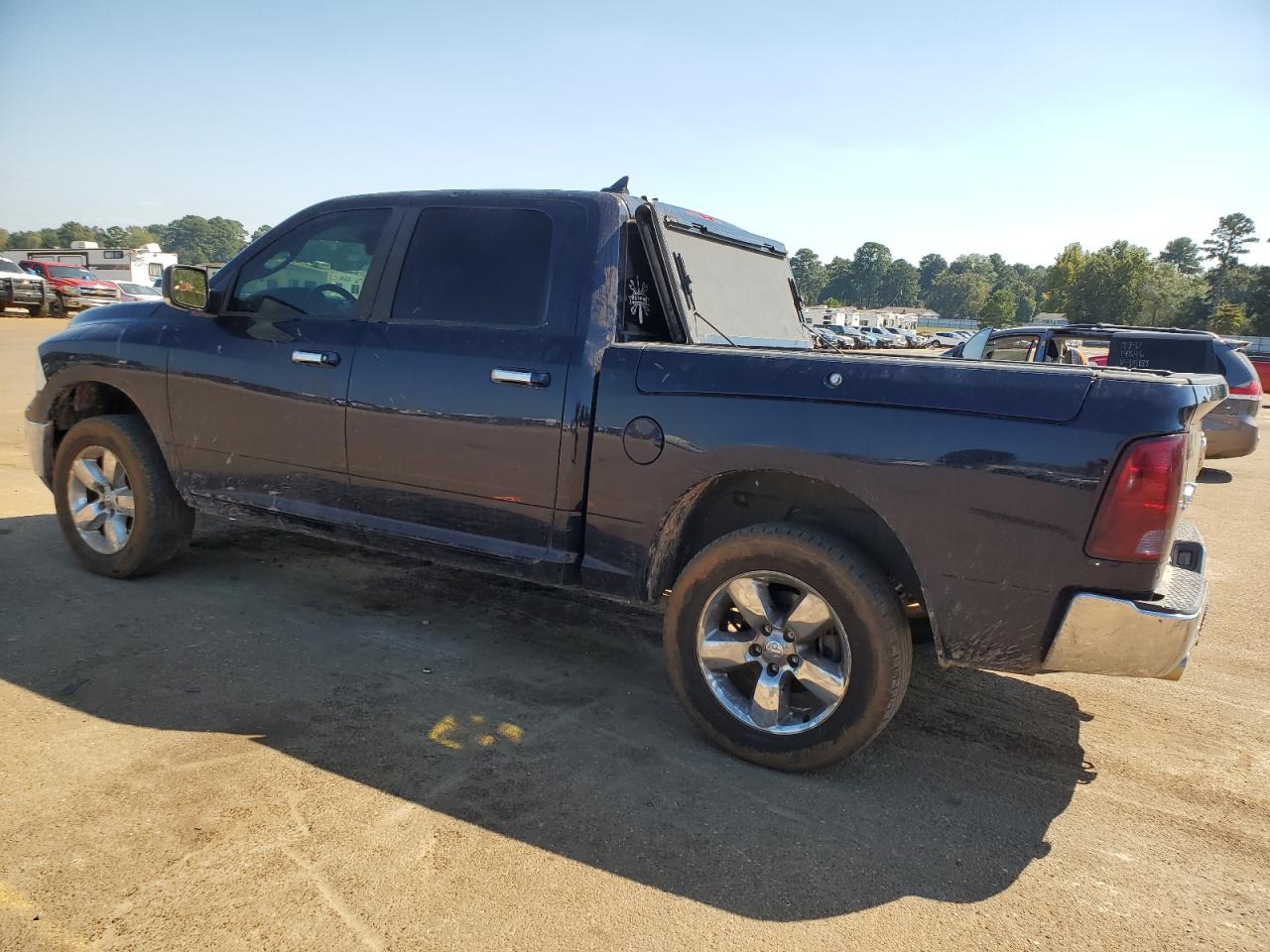 2016 RAM 1500 - Image 2