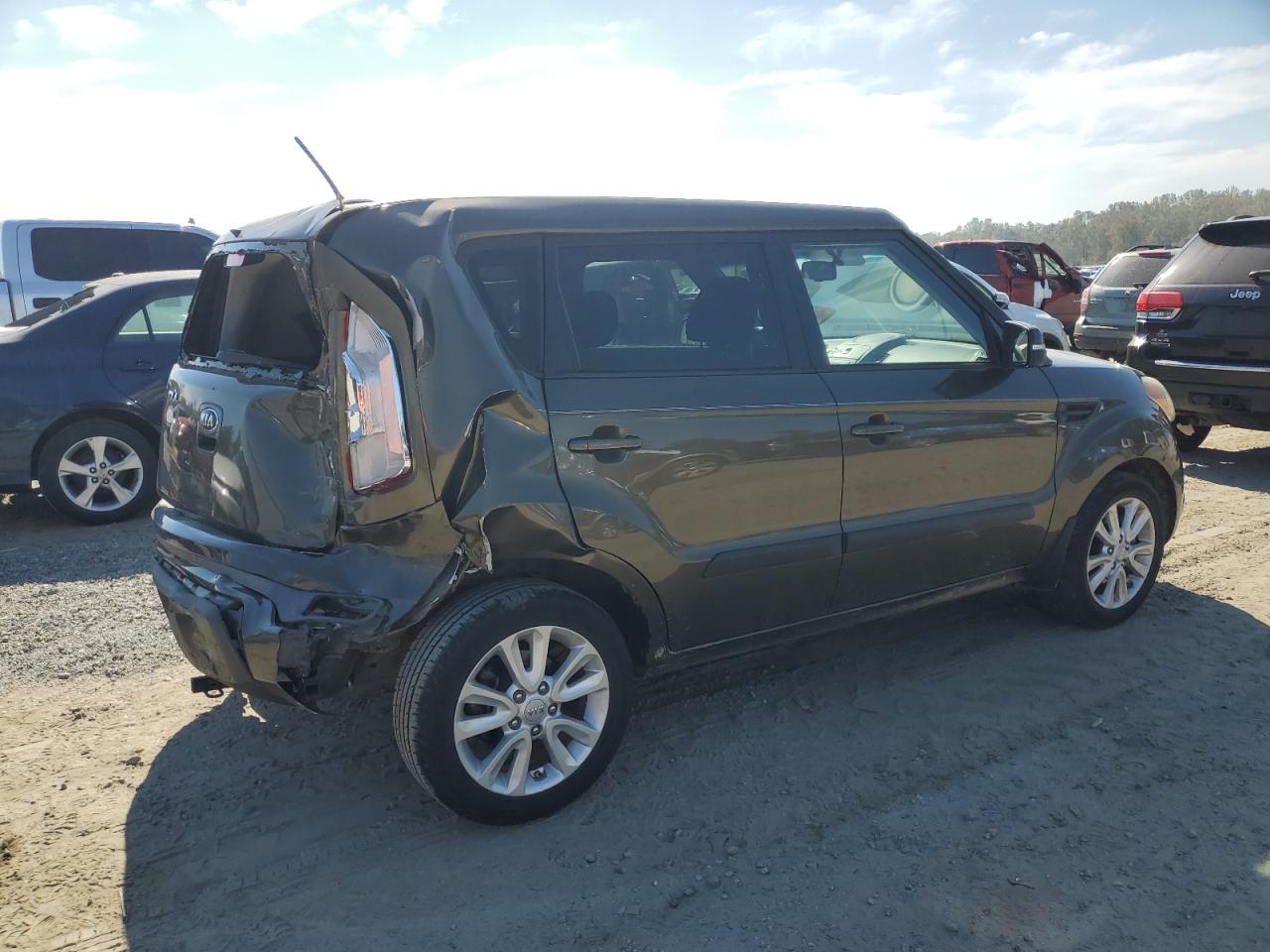 VIN KNDJT2A6XD7539880 2013 KIA SOUL no.3