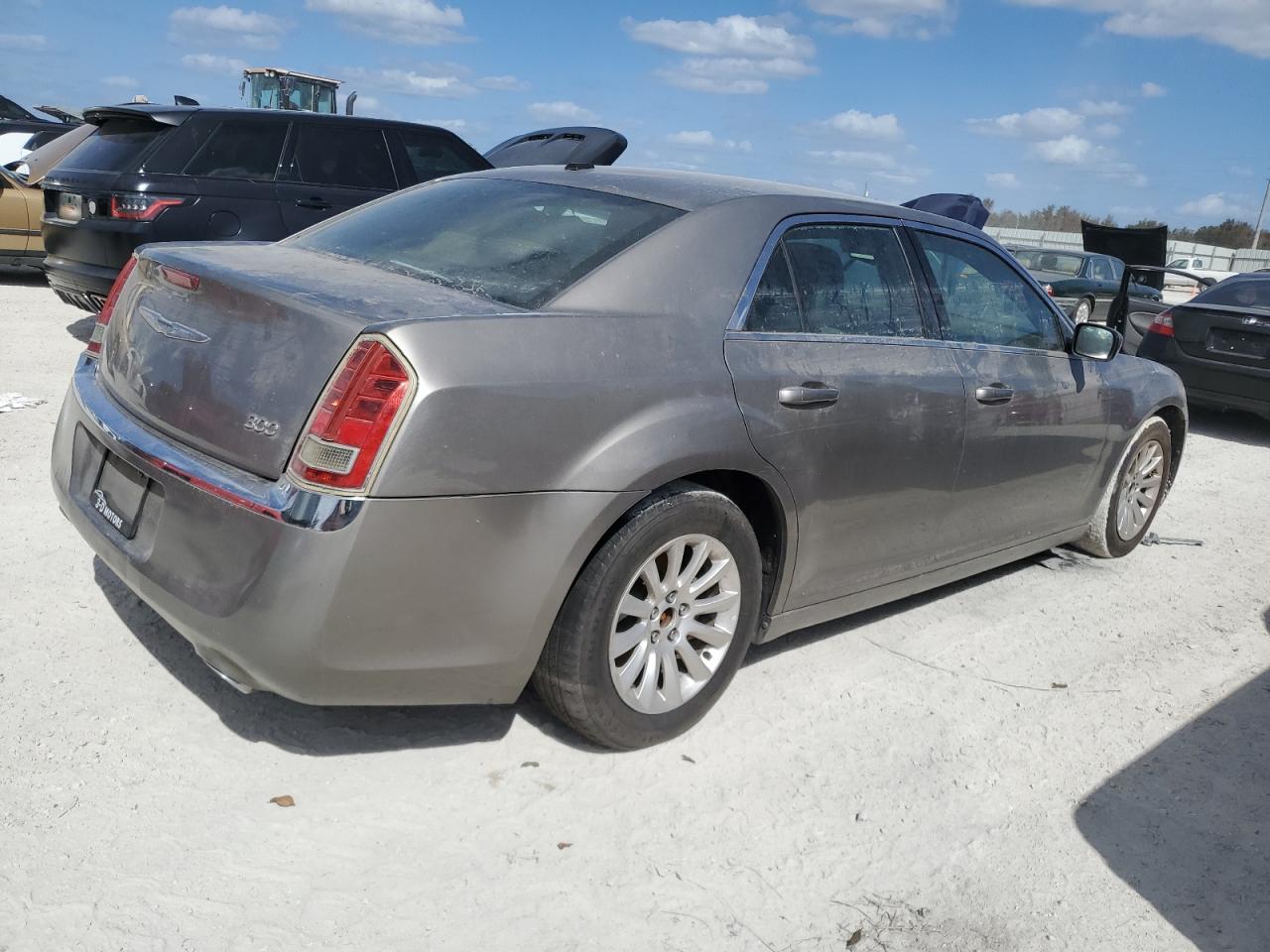 VIN 2C3CCAAG9EH175635 2014 CHRYSLER 300 no.3