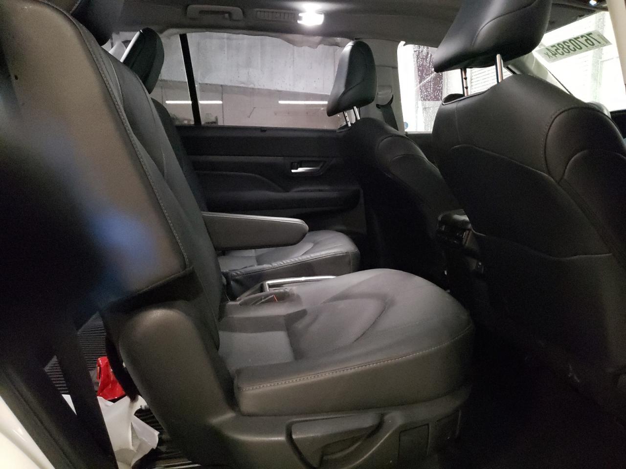 2024 Toyota Grand Highlander Xle VIN: 5TDAAAB55RS005401 Lot: 76703854