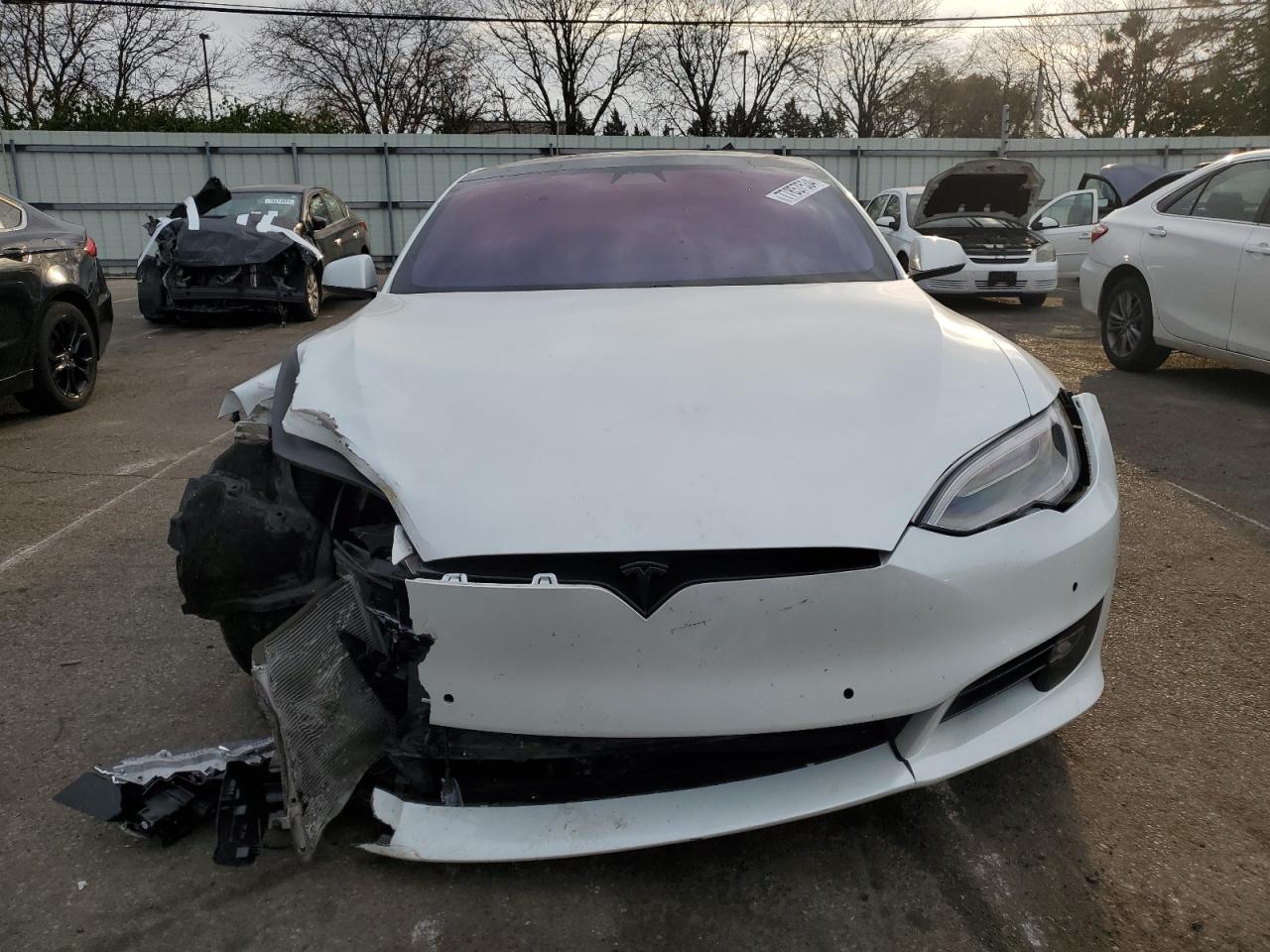 VIN 5YJSA1E21JF260318 2018 TESLA MODEL S no.5