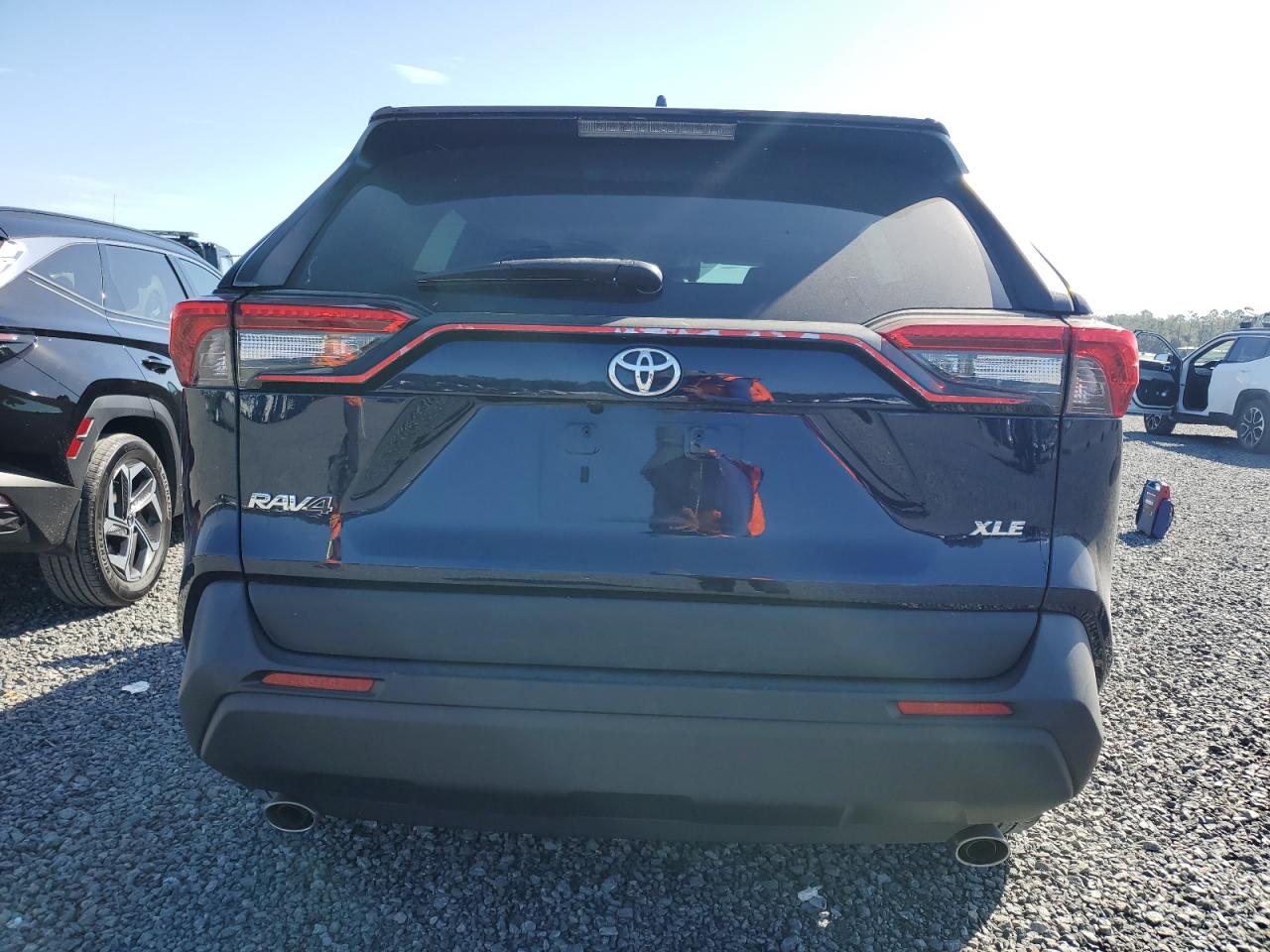 2020 Toyota Rav4 Xle Premium VIN: 2T3C1RFV7LC083946 Lot: 75999894