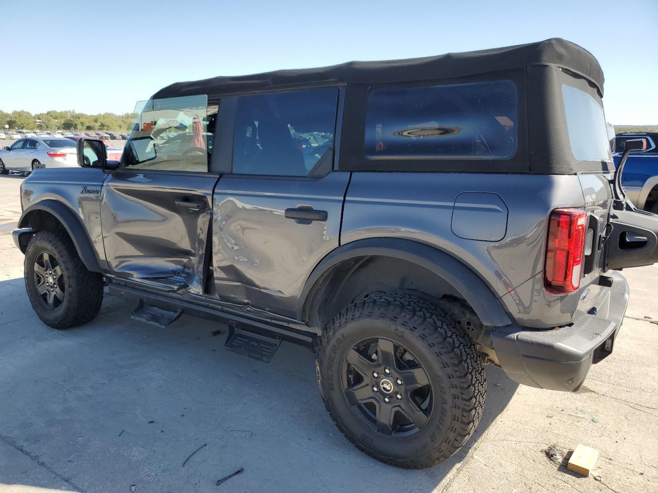 2022 Ford Bronco - Image 2
