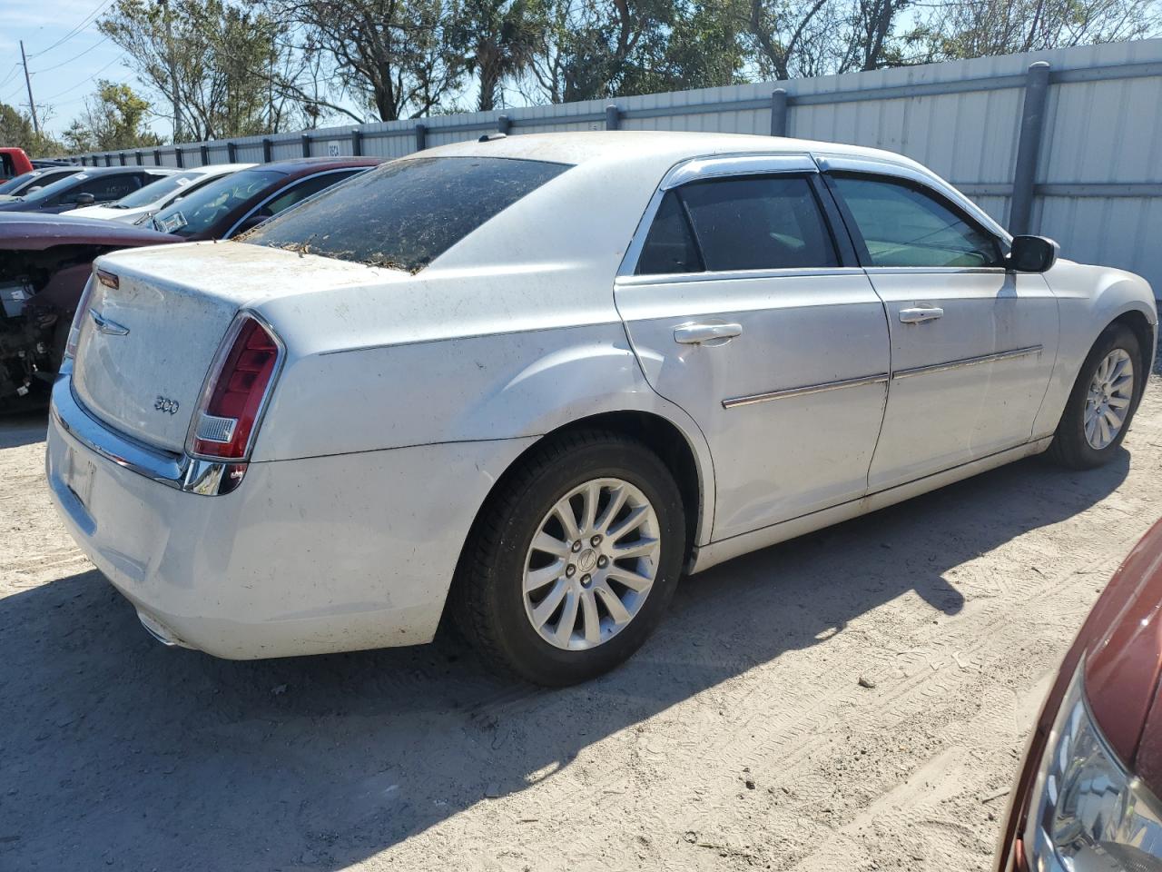 2014 Chrysler 300 - Image 3