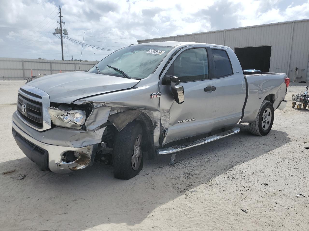 2013 TOYOTA TUNDRA