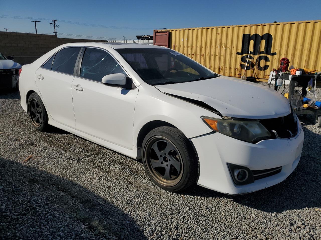 VIN 4T1BF1FK7DU692239 2013 TOYOTA CAMRY no.4