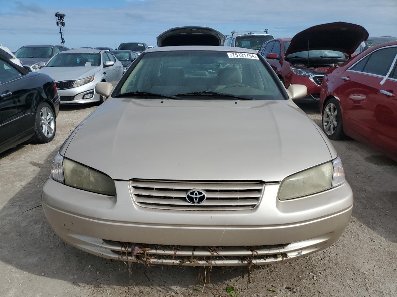 1998 Toyota Camry - Image 5