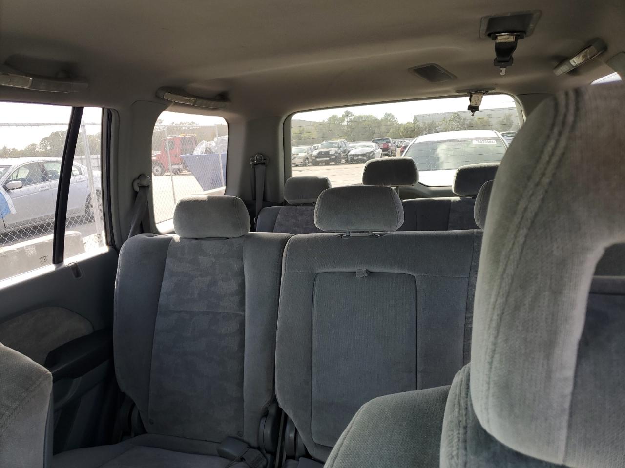 2004 Honda Pilot - Image 10