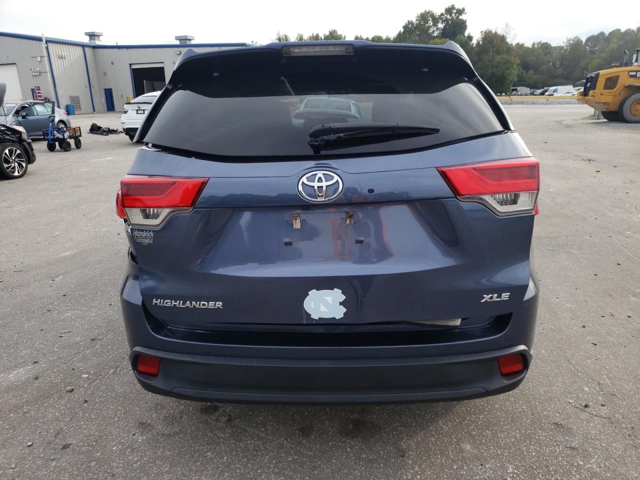 5TDKZRFH2HS189677 2017 Toyota Highlander Se