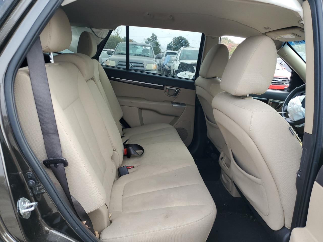 2011 Hyundai Santa Fe - Image 11