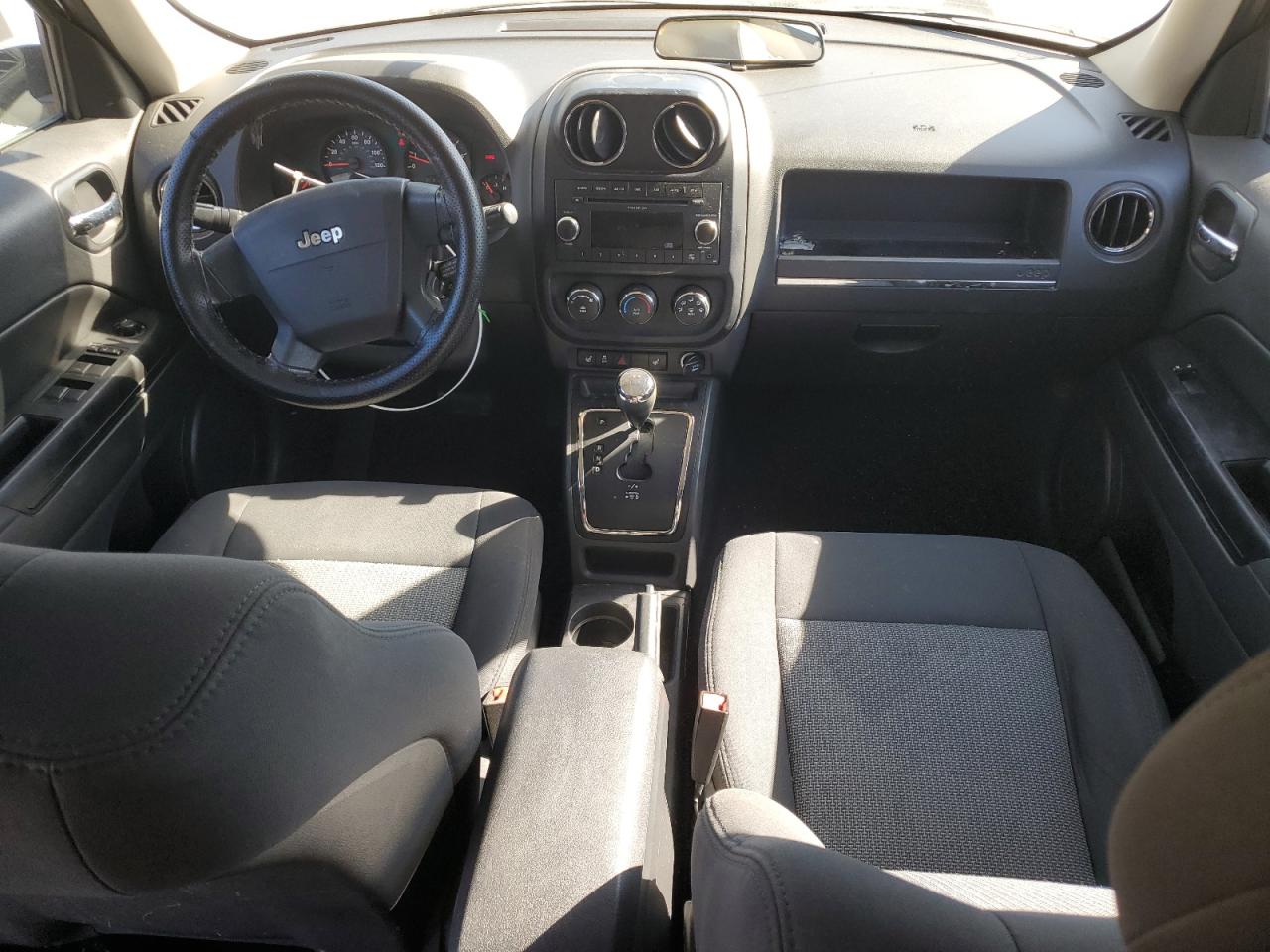 2010 Jeep Liberty (Patriot) - Image 8