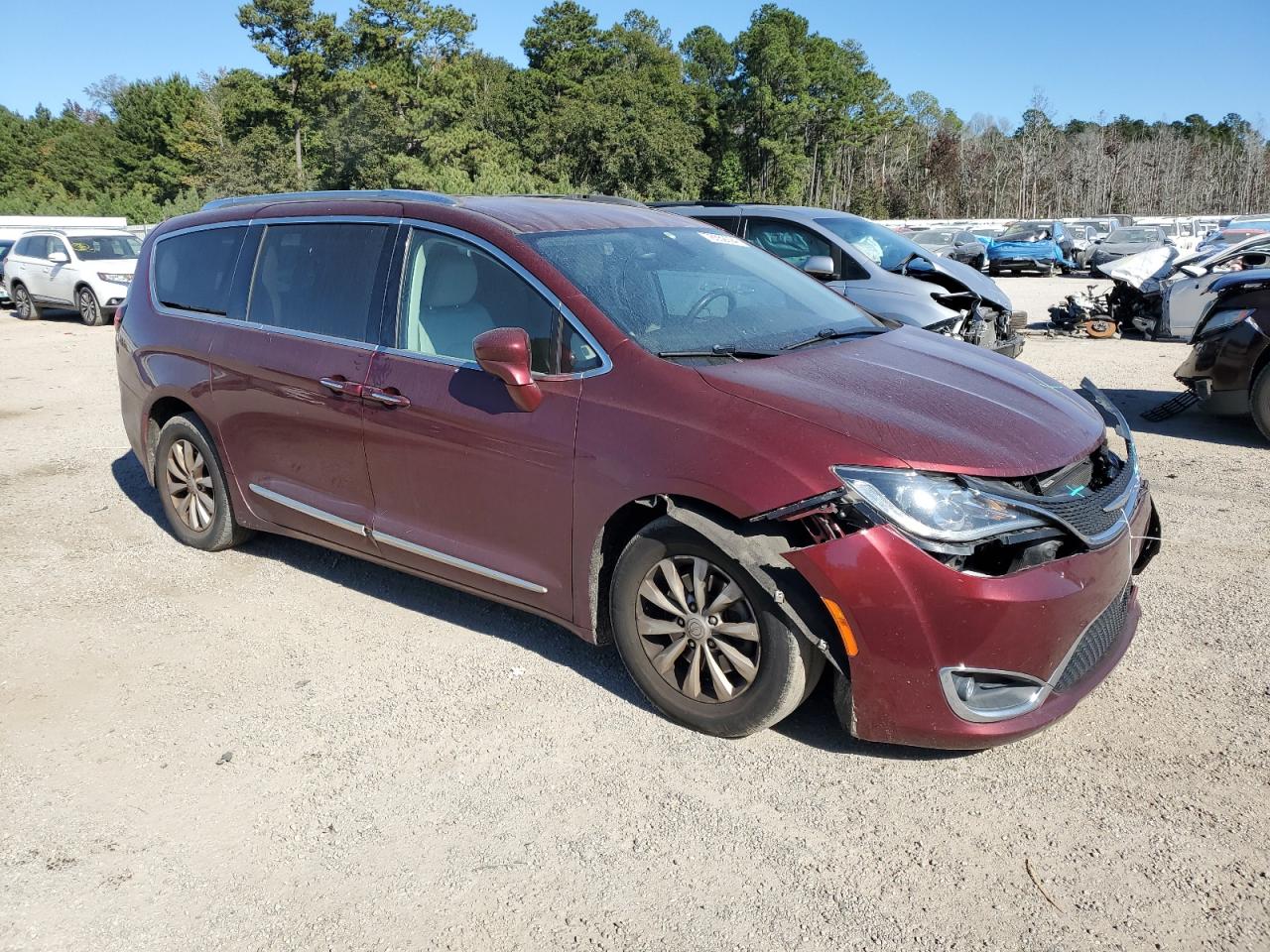 2018 Chrysler Pacifica - Image 4