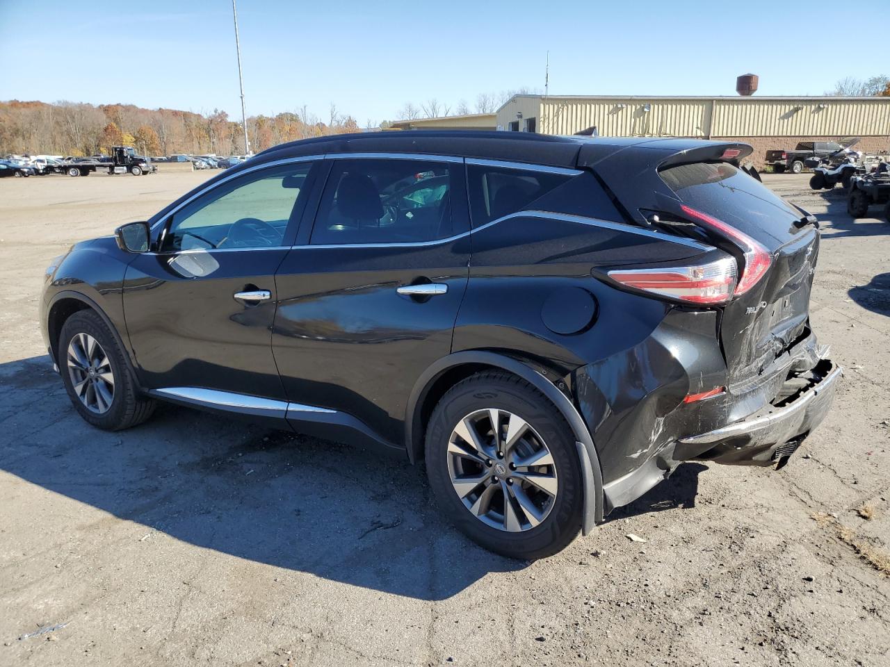 2015 Nissan Murano - Image 2