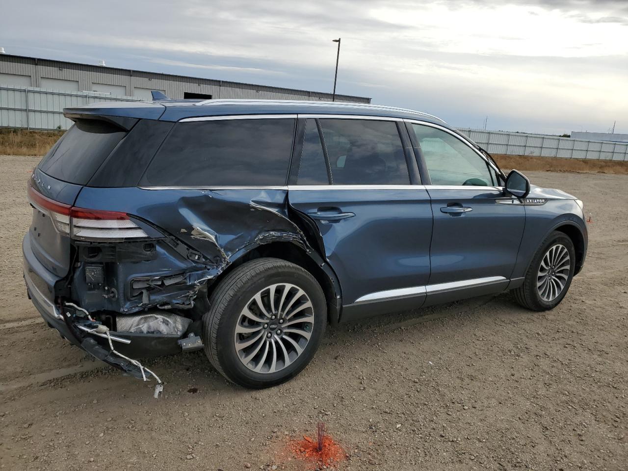 VIN 5LM5J7XC4LGL05050 2020 LINCOLN AVIATOR no.3