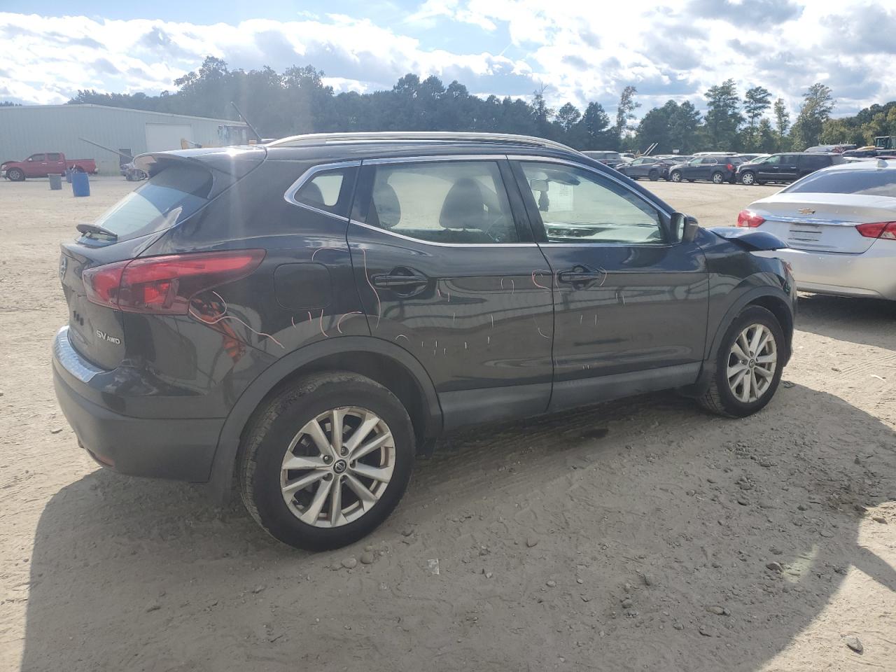 2019 Nissan Rogue - Image 3