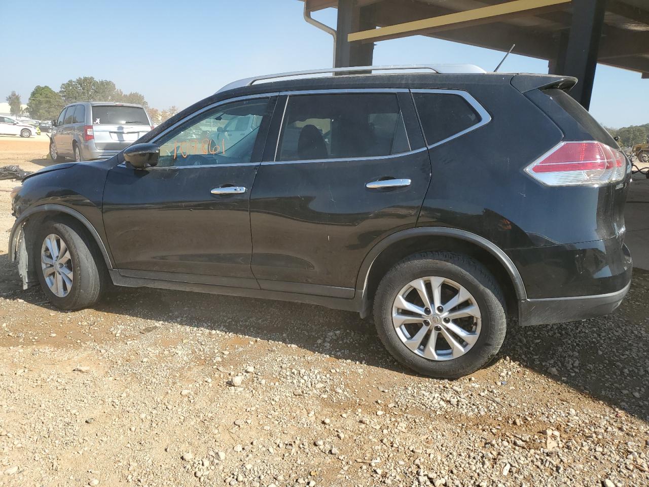 2016 Nissan Rogue - Image 2