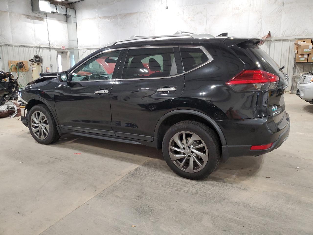 2017 Nissan Rogue - Image 2