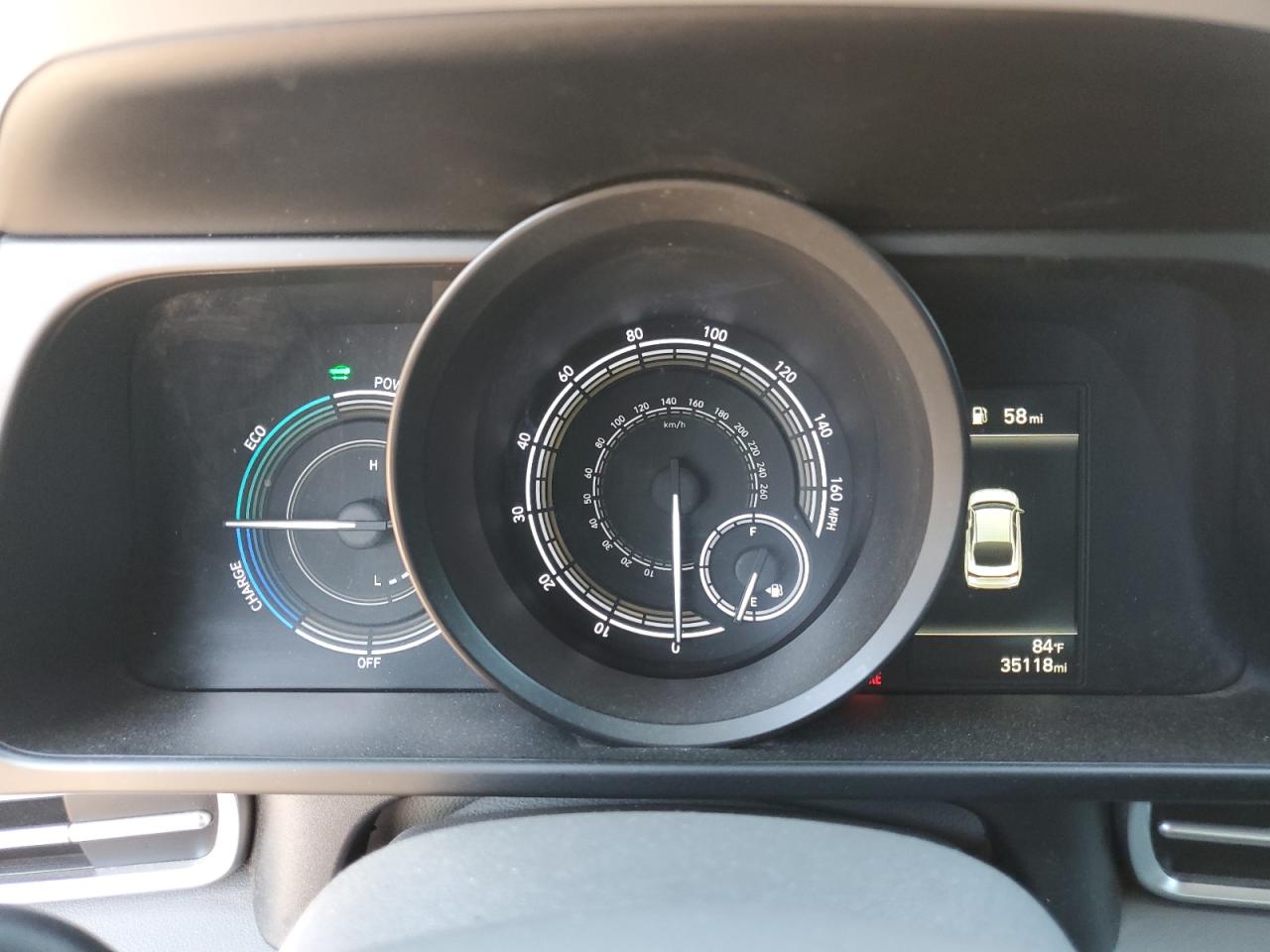 2022 Hyundai Elantra - Image 9