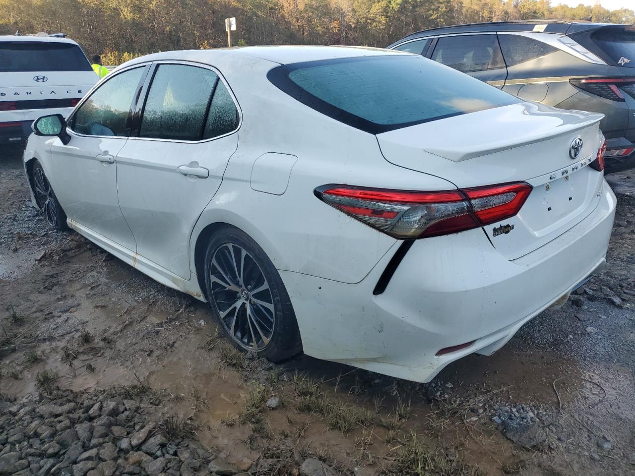 VIN 4T1B11HK5JU596052 2018 TOYOTA CAMRY no.2