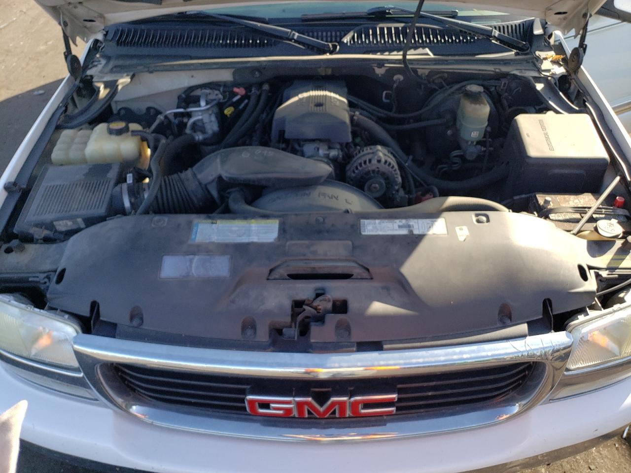 2000 GMC Yukon - Image 13