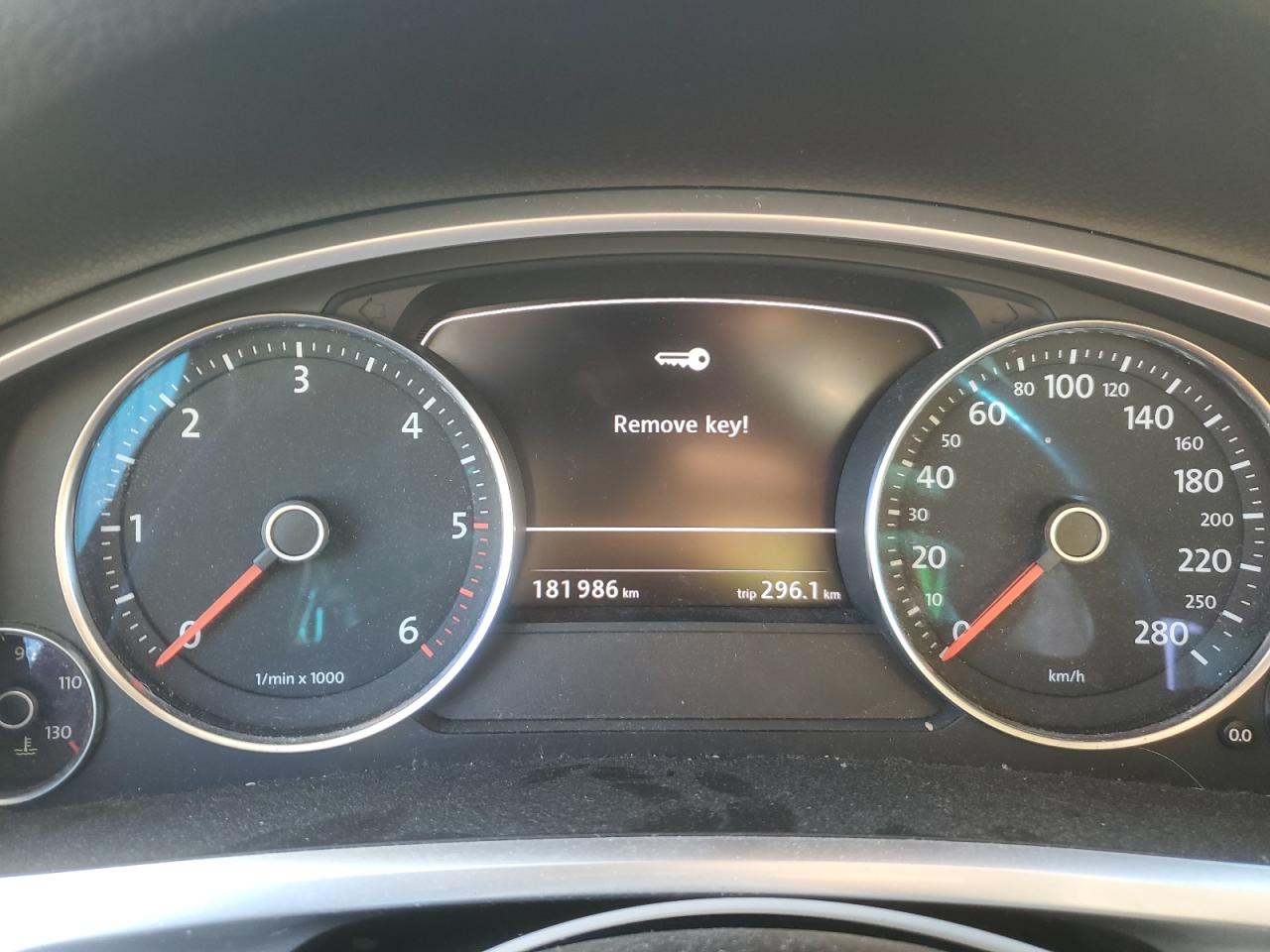 2011 Volkswagen Touareg V6 Tdi VIN: WVGFK9BPXBD002137 Lot: 75410144