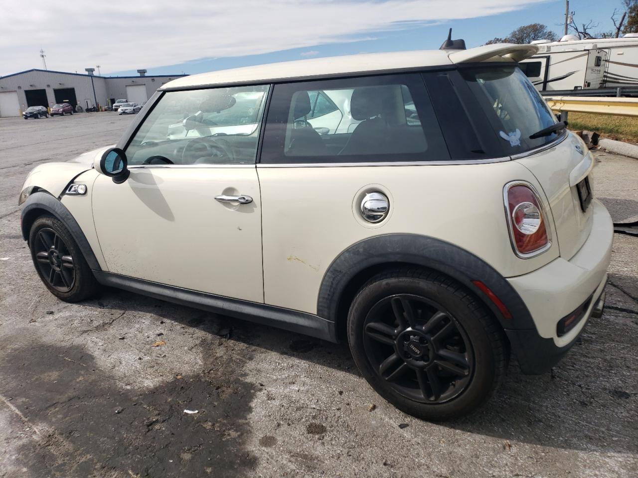 2011 MINI Cooper - Image 2