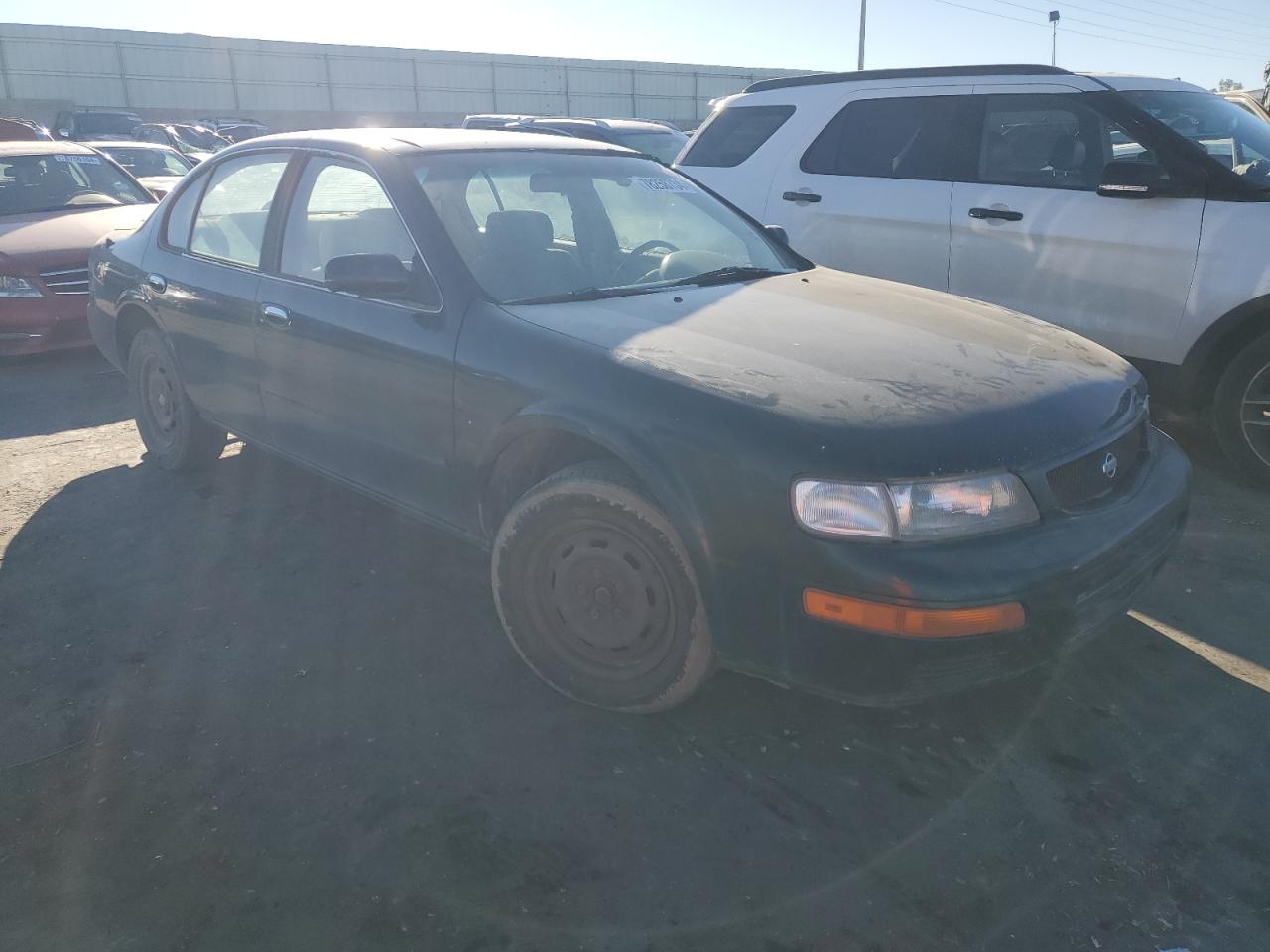 1995 Nissan Maxima - Image 4