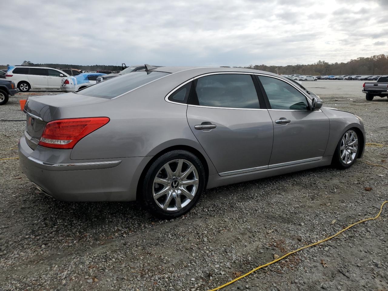 2011 Hyundai Equus - Image 3