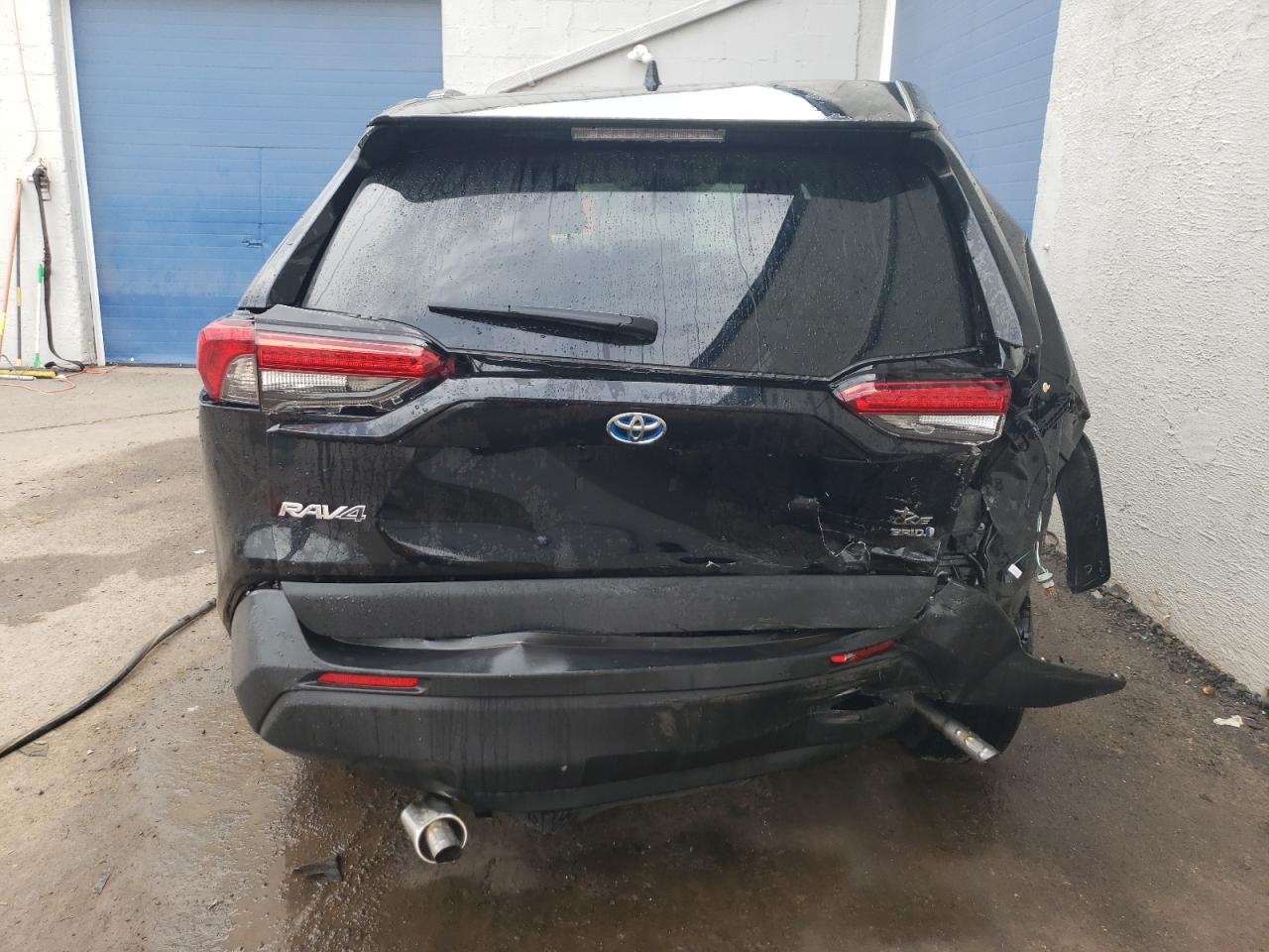 4T3RWRFV9NU071746 2022 Toyota Rav4 Xle