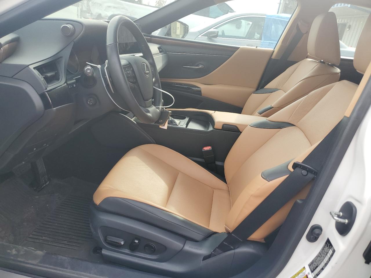 2023 Lexus ES - Image 7